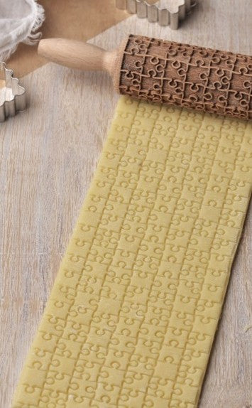 PUZZLE DECORATED ROLLING PIN 43 CM