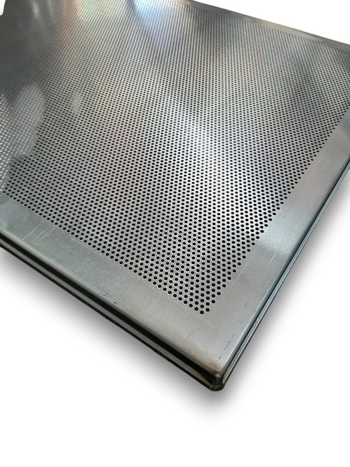Teglia forata 60x40x2 h cm  in alluminio