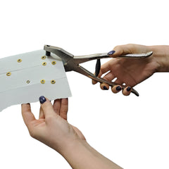 Pinza manuale per occhielli