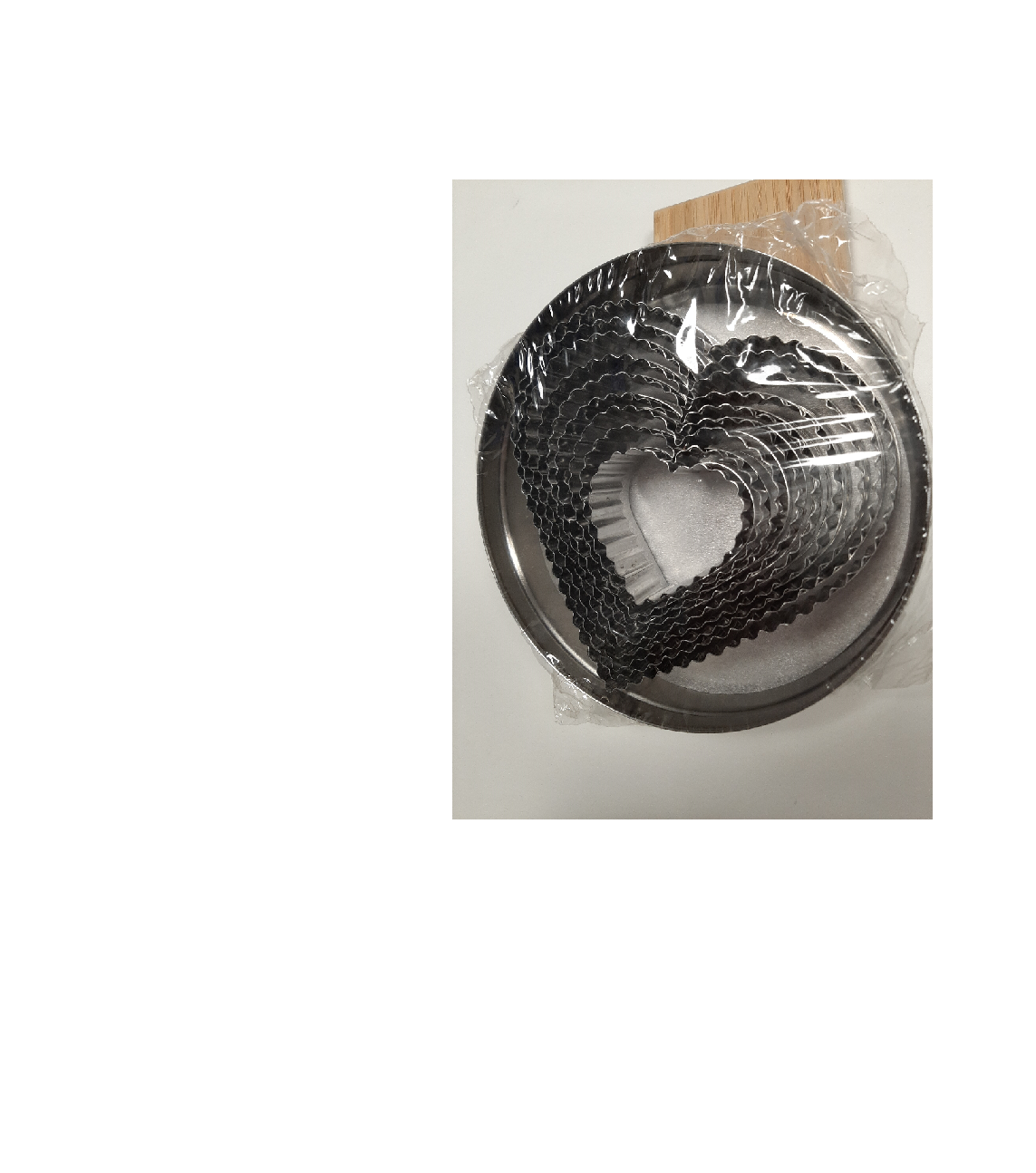 TAGLIAPASTA SET CUORE FESTONATO 9 PZ