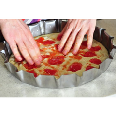 Teglia per focaccia tipica Pugliese con base   Ø 32, altezza 4,5 cm in lamiera