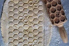 MATTARELLO DECORO BISCOTTI AL MIELE CM 43